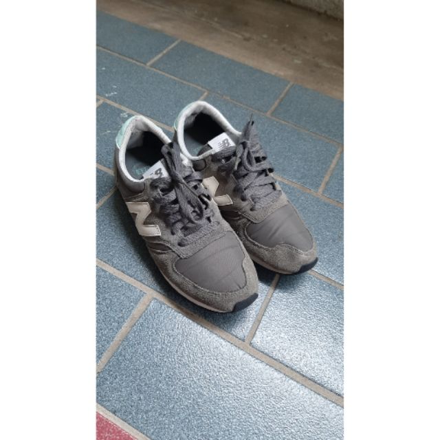 New balance รองเท้าเด็ก ยี่ห้อ แท้ มือสอง เบอร์ 37.5 ราคาถูก สภาพดี