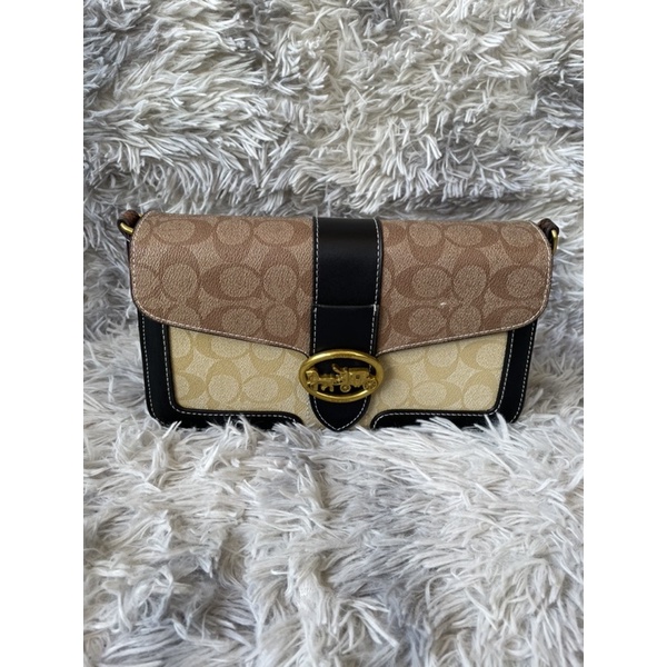กระเป๋ามือสองแบรนด์ coach งานก๊อปเกรดออริจินัล ทรงสะพายไหล่และสะพายข้าง ราคาถูกมาก