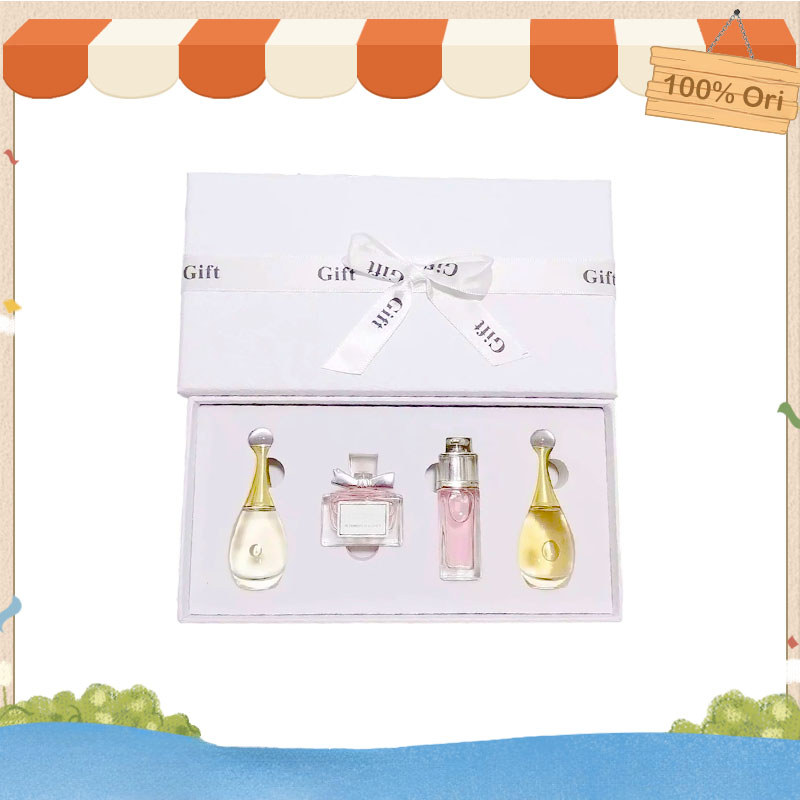 ชุดน้ำหอมหญิง 4 กลิ่นหรูจากปารีส ขนาดทดลอง 5ml (กลิ่นดอกไม้หวาน กลิ่นผลไม้สด กลิ่นดอกไม้หอม กลิ่นดอกไม้หวานเข้ม)