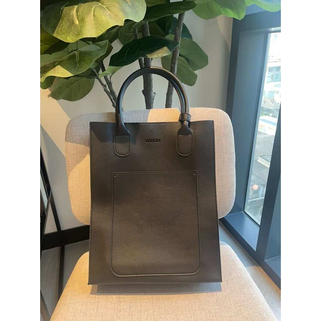 ใส่โน๊ตบุ๊ค 16 นิ้วได้ รุ่น New Large Tote Bag กระเป๋าถือใส่เอกสาร A4 ใส่โน๊ตบุ๊ค ไปทำงาน  ใส่ของได้เยอะมาก